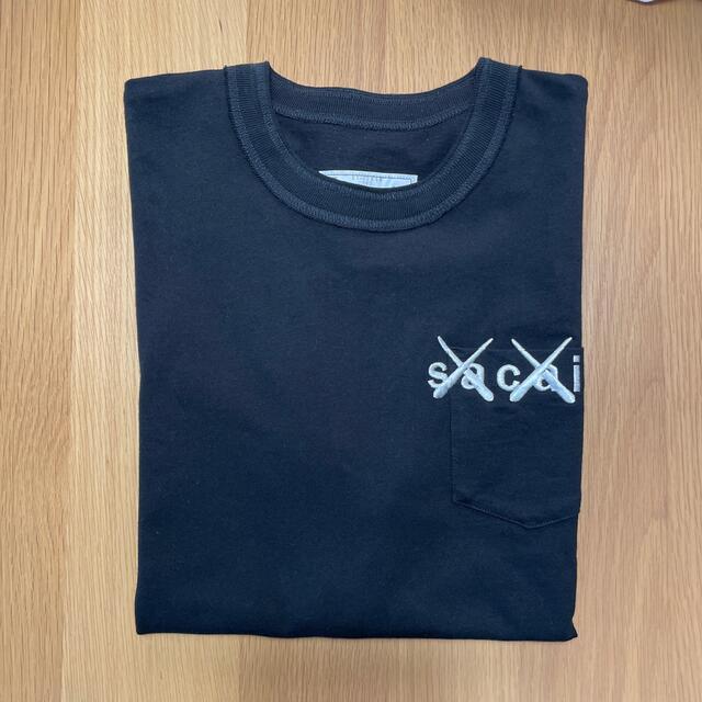 sacai kaws コラボTシャツ