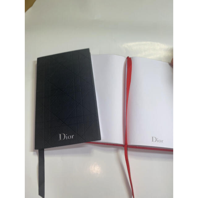 Christian Dior(クリスチャンディオール)のクリスチャンディオール　ノベルティー手帳　レッド、ブラック2冊セット レディースのファッション小物(その他)の商品写真