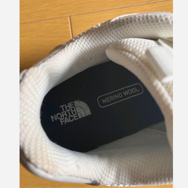 THE NORTH FACE(ザノースフェイス)の【risa様専用】24㎝　THE NORTH FACE スニーカー レディースの靴/シューズ(スニーカー)の商品写真