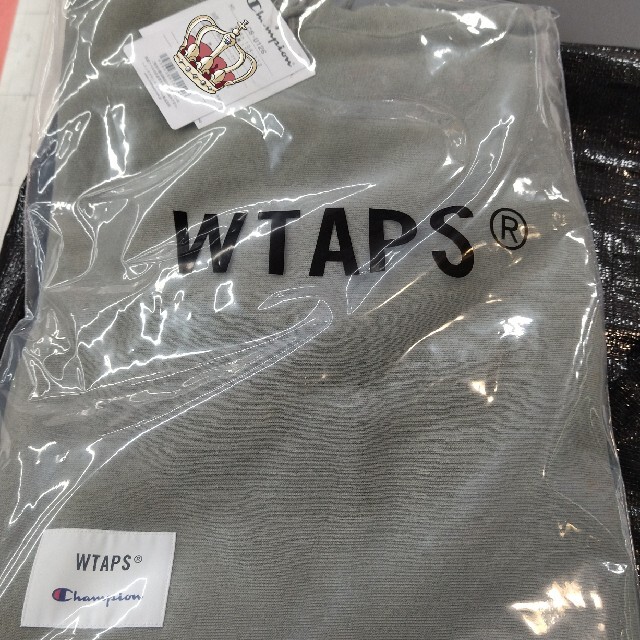 W)taps(ダブルタップス)のWTAPS x Champion　 フーディー　パーカー XL オリーブ メンズのトップス(パーカー)の商品写真