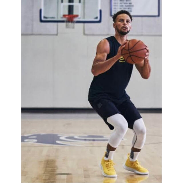 UNDER ARMOUR(アンダーアーマー)のCurry Flow8 カリー8 smooth Butter Flow 27.0 メンズの靴/シューズ(スニーカー)の商品写真