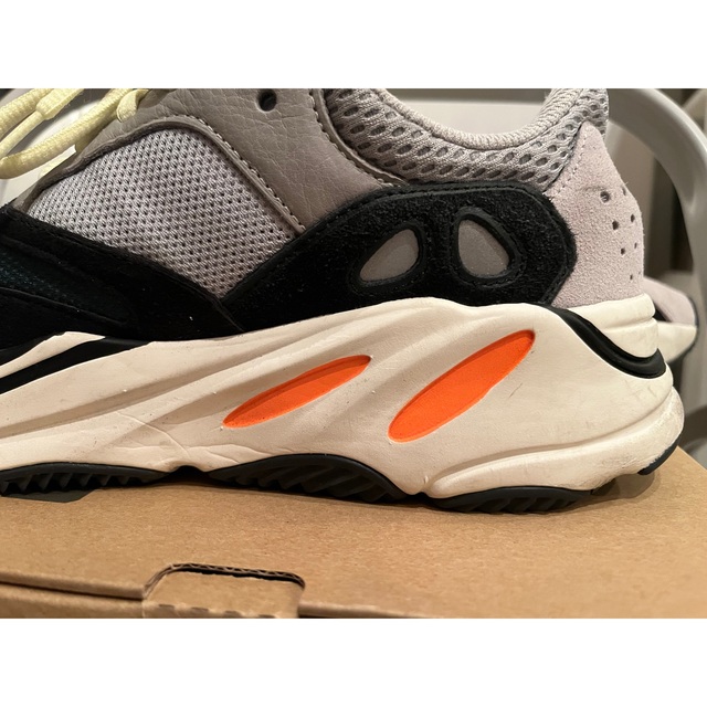 adidas(アディダス)のYEEZY BOOST 700 メンズの靴/シューズ(スニーカー)の商品写真