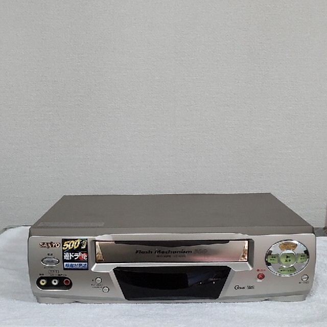 SANYO(サンヨー)のジョゼ様専用　VHSビデオテープレコーダー  VZ-H30G スマホ/家電/カメラのカメラ(ビデオカメラ)の商品写真