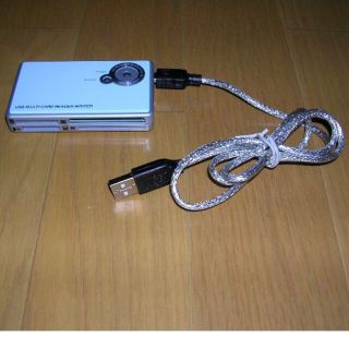 最終値下げ♪♪USB MULTI CARD READER WRITER♪♪(PCパーツ)