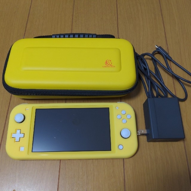 Nintendo Switch Lite　ニンテンドースイッチライト　イエロー