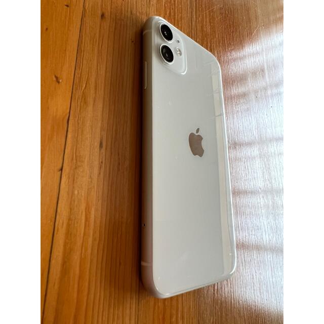 Apple(アップル)のiPhone 11 128 SIMフリー　ホワイト スマホ/家電/カメラのスマートフォン/携帯電話(スマートフォン本体)の商品写真
