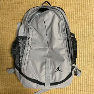 ナイキ(NIKE)の気まぐれ再値下★JORDAN バックパック★グレー 美品✨(バッグパック/リュック)