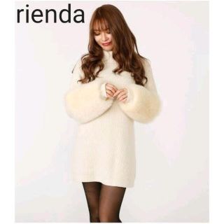 リエンダ(rienda)のrienda  Faux Fur SLVオフタートルニットワンピース新品タグ付き(ひざ丈ワンピース)