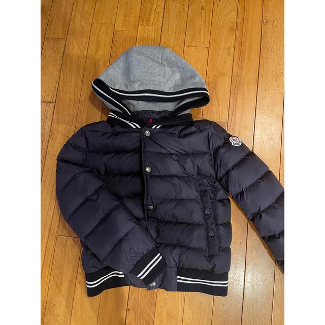 MONCLER(モンクレール)のクーポンセール♪ モンクレール  キッズ　10 140センチ キッズ/ベビー/マタニティのキッズ服男の子用(90cm~)(ジャケット/上着)の商品写真