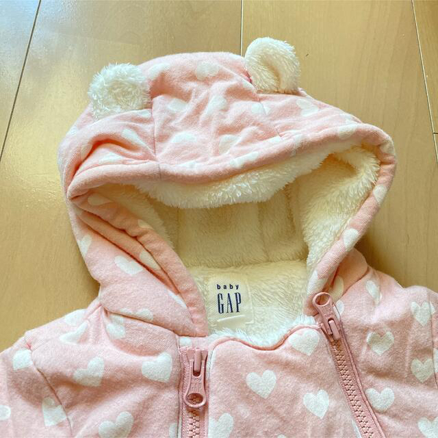 babyGAP(ベビーギャップ)のGAP カバーオール ジャンプスーツ　もこもこ　アウター　ハート柄 キッズ/ベビー/マタニティのベビー服(~85cm)(カバーオール)の商品写真