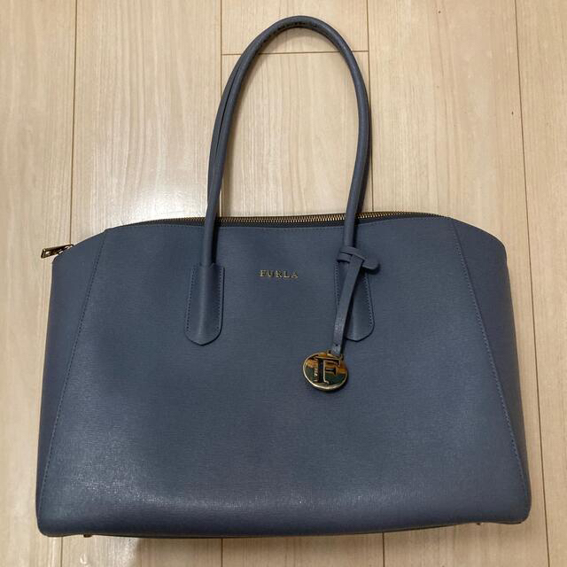 Furla(フルラ)のフルラ　FURLA バッグ　水色　ブルー　トート　トートバッグ レディースのバッグ(トートバッグ)の商品写真