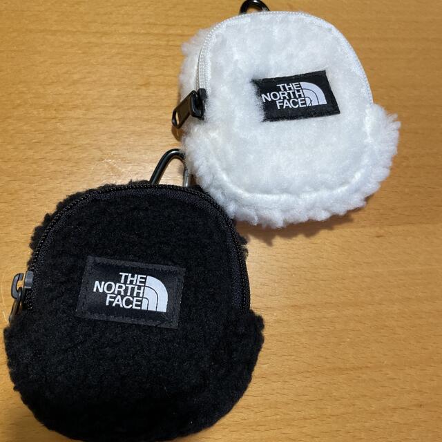 THE NORTH FACE(ザノースフェイス)の韓国ノースフェイス ミニポーチ ブラック モコモコ素材 レディースのファッション小物(財布)の商品写真