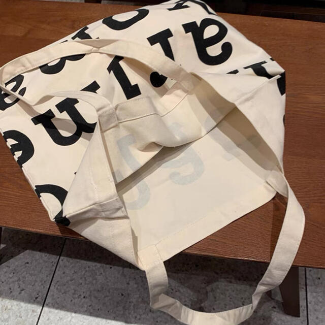 marimekko(マリメッコ)のマリメッコトートバッグ　新品未使用 レディースのバッグ(トートバッグ)の商品写真