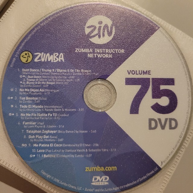 Zumba(ズンバ)のZUMBA　ズンバ　CD DVDのセット エンタメ/ホビーのDVD/ブルーレイ(スポーツ/フィットネス)の商品写真