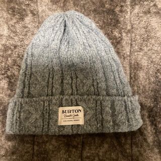 バートン(BURTON)の美品　ニット帽　グレー　BURTON(ニット帽/ビーニー)