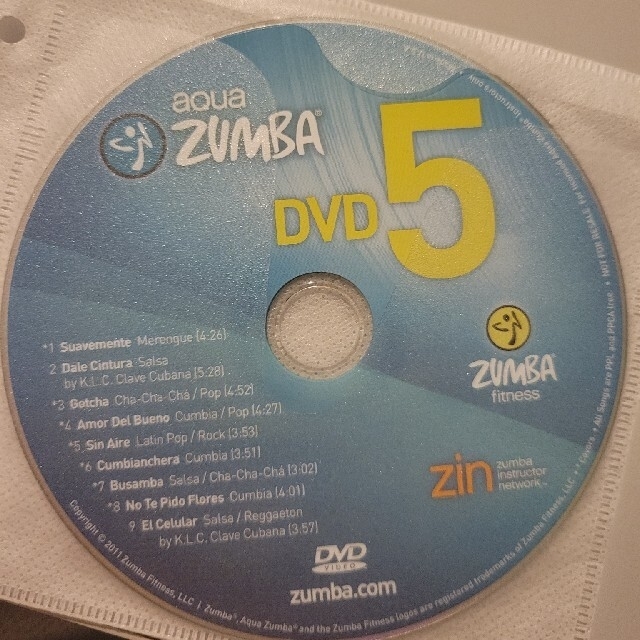 Zumba(ズンバ)のAQUA　ZUMBA　アクア　ズンバ　CD DVDのセット エンタメ/ホビーのDVD/ブルーレイ(スポーツ/フィットネス)の商品写真