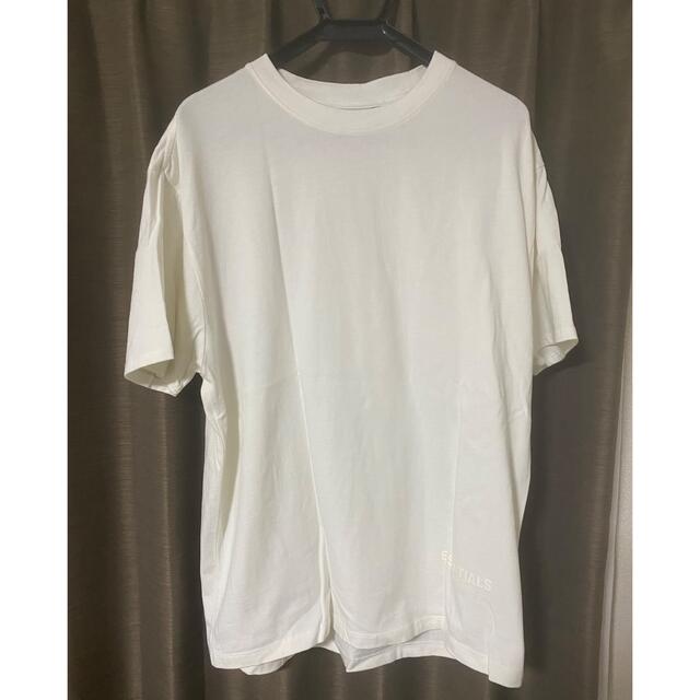 FEAR OF GOD(フィアオブゴッド)のエフオージーエッセンシャルズ　Tシャツ　Sサイズ　ホワイト メンズのトップス(Tシャツ/カットソー(半袖/袖なし))の商品写真