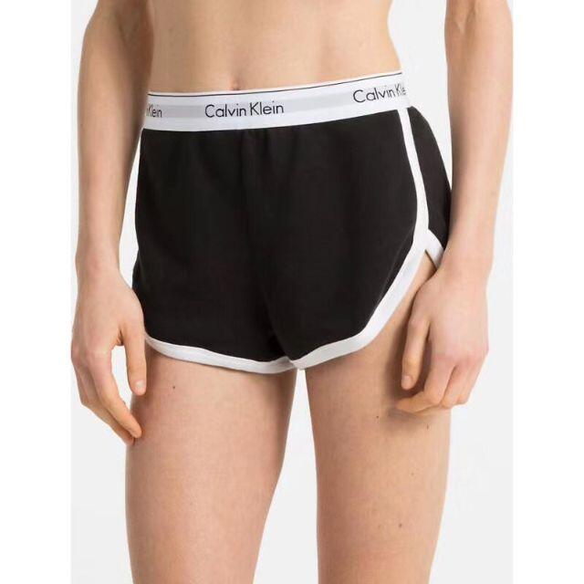 ck Calvin Klein(シーケーカルバンクライン)の カルバンクライン　レディース ショートパンツ　下着　Sサイズ　黒 レディースのパンツ(ショートパンツ)の商品写真