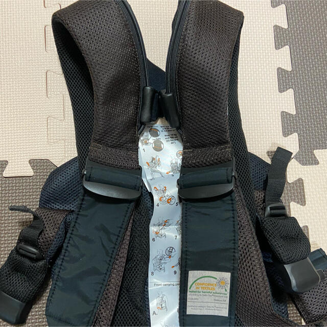 BABYBJORN(ベビービョルン)のベビービョルン　ベビーキャリア　one メッシュ キッズ/ベビー/マタニティの外出/移動用品(抱っこひも/おんぶひも)の商品写真