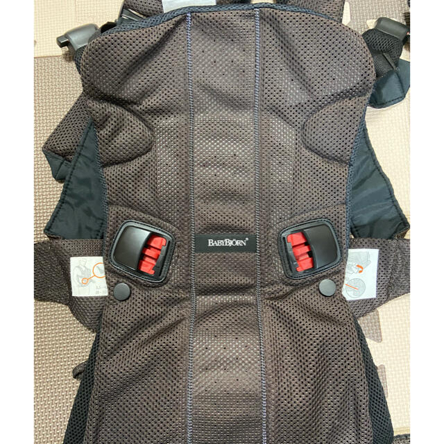 BABYBJORN(ベビービョルン)のベビービョルン　ベビーキャリア　one メッシュ キッズ/ベビー/マタニティの外出/移動用品(抱っこひも/おんぶひも)の商品写真