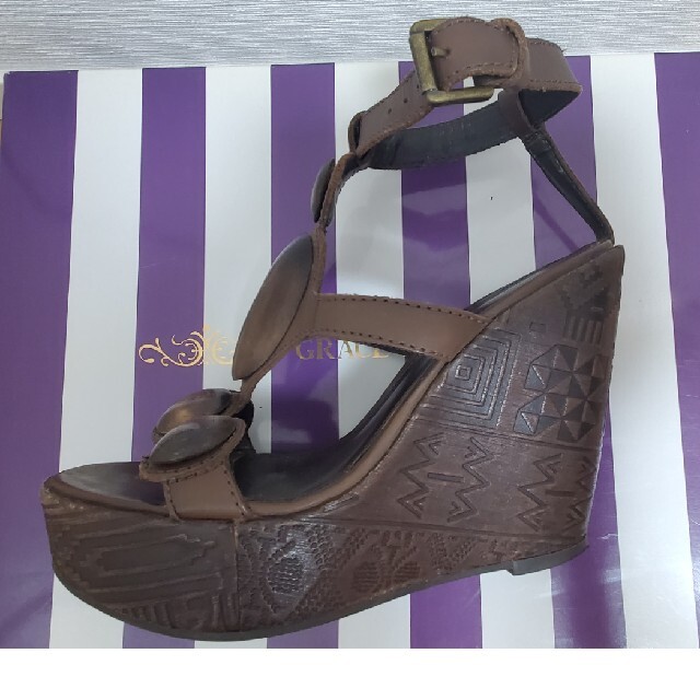 GRACE CONTINENTAL(グレースコンチネンタル)のキカウエッジサンダル ダークブラウン 38サイズ レディースの靴/シューズ(サンダル)の商品写真