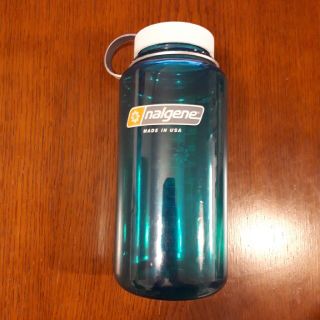 ナルゲン(Nalgene)のくーさん専用。nalgeneボトル　1リットル　二個(登山用品)