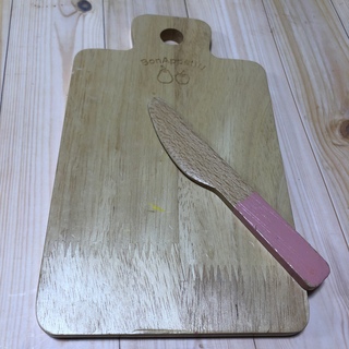 ボーネルンド(BorneLund)のウッディプッディ　ままごと  木製　カッティングボード　ナイフ　セット(知育玩具)