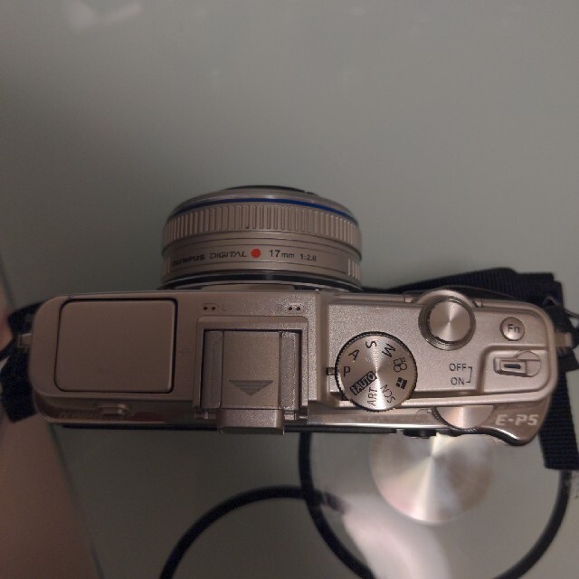 OLYMPUS(オリンパス)のOLYMPUSPEN e-p5 Premium 明日12時までの出品 スマホ/家電/カメラのカメラ(ミラーレス一眼)の商品写真