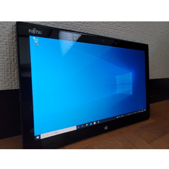 FUJITSU　Q704/H　タブレット