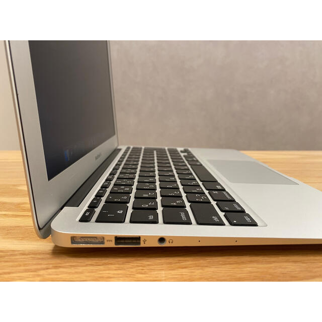 Mac (Apple)(マック)の【美品】即時発送OK！MacBook Air MJVM2J/A 2015年モデル スマホ/家電/カメラのPC/タブレット(ノートPC)の商品写真