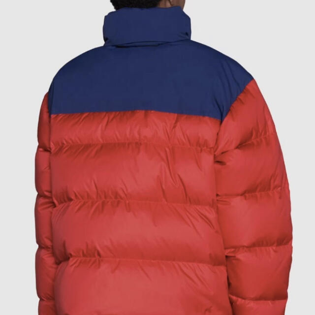 Gucci(グッチ)のGUCCI North Face コラボ ダウン ヌプシ M 赤 激レア レディースのジャケット/アウター(ダウンジャケット)の商品写真