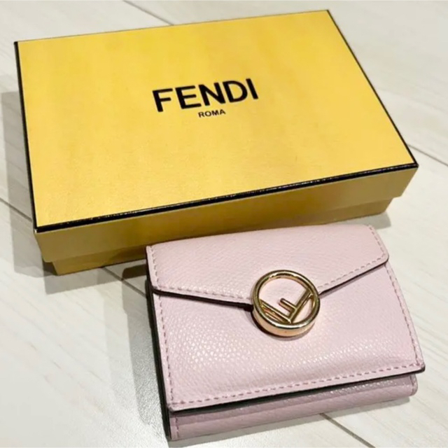 FENDI(フェンディ)の【週末値下げ】マイクロ　三つ折り財布　フェンディ　 FENDI レディースのファッション小物(財布)の商品写真