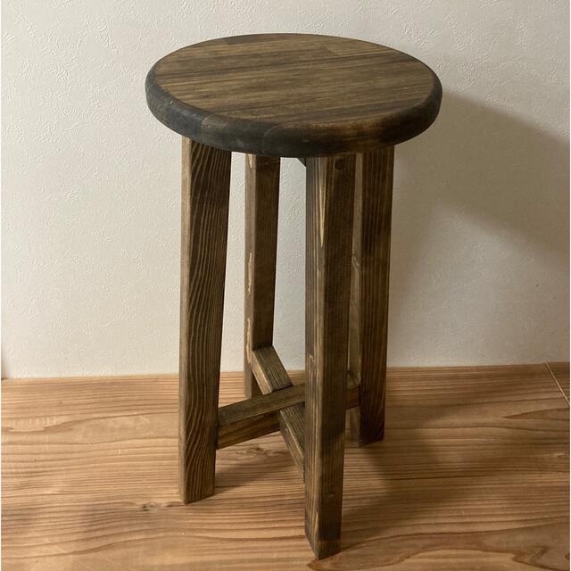木製の丸椅子(ダークブラウン) インテリア/住まい/日用品の椅子/チェア(スツール)の商品写真