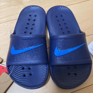 ナイキ(NIKE)の【新品未使用】ナイキ　カワ　シャワー　サンダル　17センチ(サンダル)