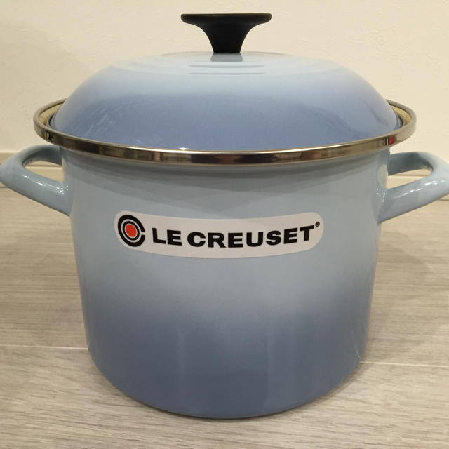 LE CREUSET(ルクルーゼ)の新品未使用 LE CREUSET ルクルーゼ ストックポット コースタルブルー インテリア/住まい/日用品のキッチン/食器(調理道具/製菓道具)の商品写真