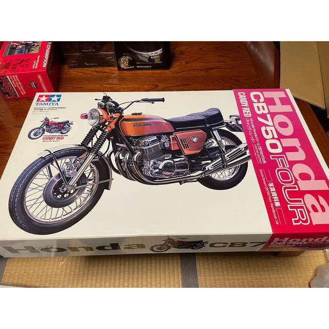 【2022 新作】 タミヤ TAMIYA CB750 リミテッドエディション レッド 1:6スケール 模型+プラモデル 【2022 新作】 タミヤ TAMIYA CB750 リミテッドエディション レッド 1:6スケール 模型+プラモデル