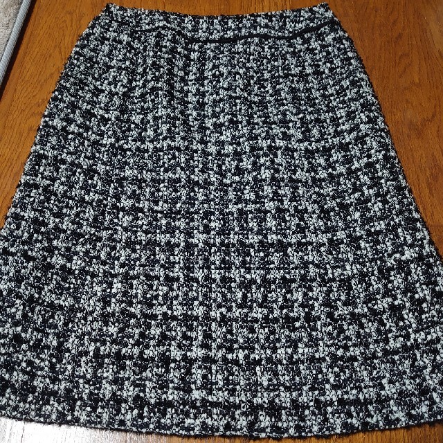 自由区(ジユウク)の自由区「ツイード」スカートです。 レディースのスカート(ひざ丈スカート)の商品写真