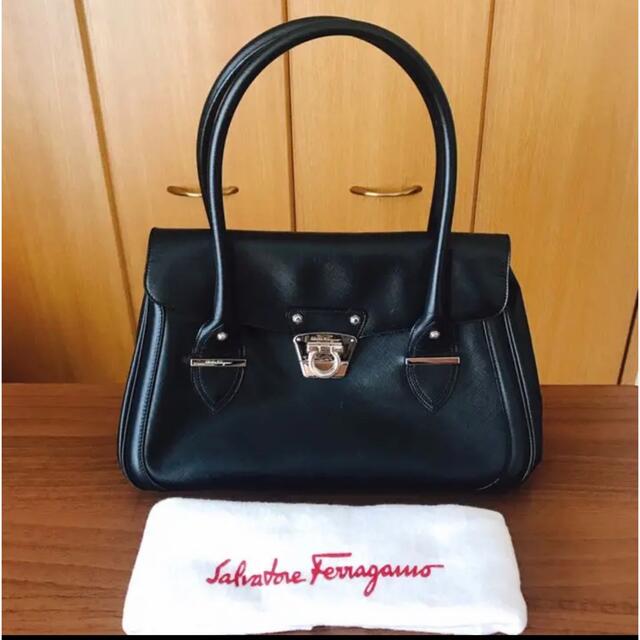 高質で安価 Salvatore Ferragamo - 袋付きハンドバッグ ガンチーニ金具