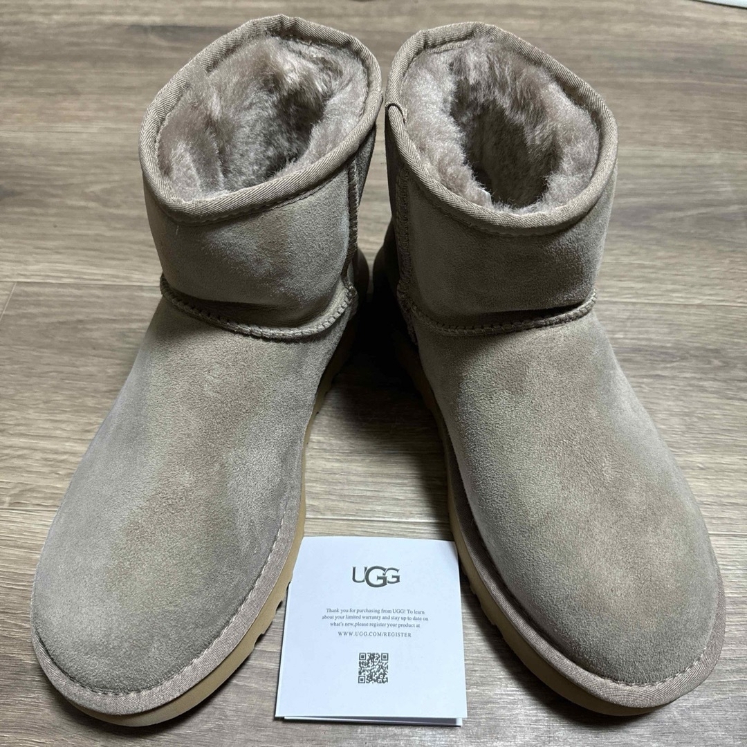 UGG(アグ)の新品未使用！正規品UGGムートンブーツクラシックミニ2 CARIBOU 23cm レディースの靴/シューズ(ブーツ)の商品写真