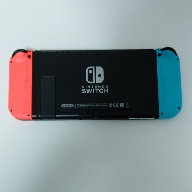 Nintendo Switch(ニンテンドースイッチ)の美品 保証期間内 Nintendo Switch ネオン おまけアクセサリー多数 エンタメ/ホビーのゲームソフト/ゲーム機本体(家庭用ゲーム機本体)の商品写真