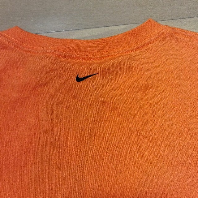 NIKE(ナイキ)のタグ付き！NIKE ロングスリーブ Tシャツ レディースのトップス(Tシャツ(長袖/七分))の商品写真