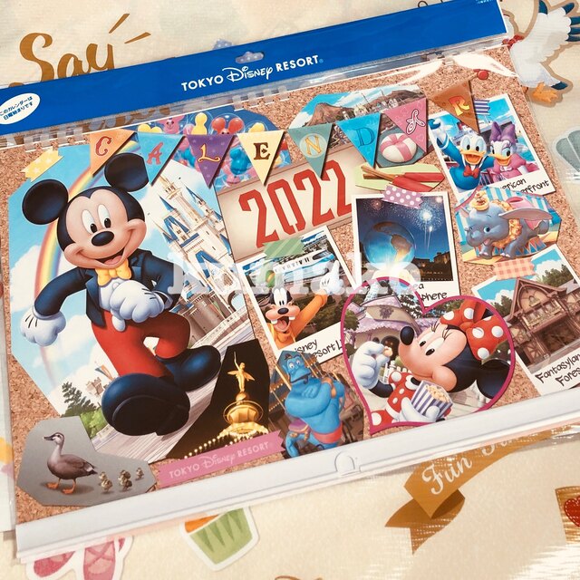 Disney(ディズニー)のディズニーリゾート＊壁掛けカレンダー 2022＊ディズニー インテリア/住まい/日用品の文房具(カレンダー/スケジュール)の商品写真