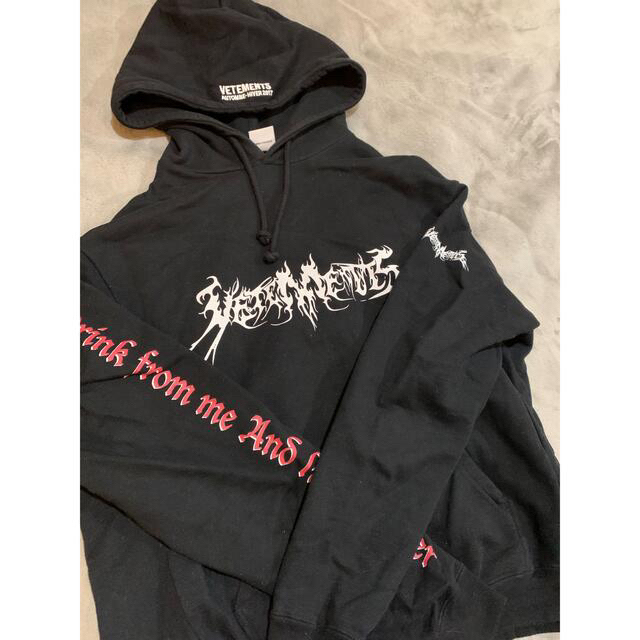 GWセール！！ヴェトモン VETEMENTS 16AW  パーカー XS 黒 メンズのトップス(パーカー)の商品写真