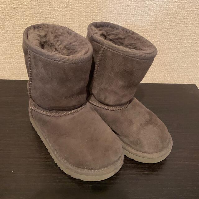 UGG