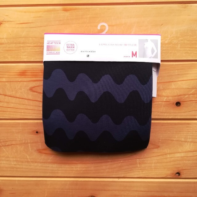 marimekko(マリメッコ)のM　marimekko UNIQLO ユニクロ　ヒートテック 　極暖　マリメッコ レディースの下着/アンダーウェア(アンダーシャツ/防寒インナー)の商品写真