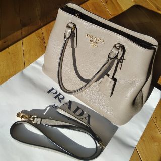 最終価格　PRADA レザー　ショルダーバッグ