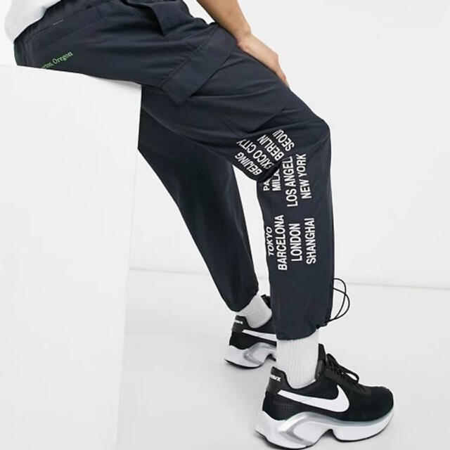 NIKE(ナイキ)のNIKE World Tour Woven Cargo pants  メンズのパンツ(ワークパンツ/カーゴパンツ)の商品写真