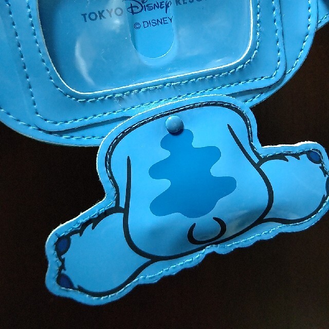 Disney(ディズニー)のディズニーパスポートケース　スティッチ エンタメ/ホビーのおもちゃ/ぬいぐるみ(キャラクターグッズ)の商品写真