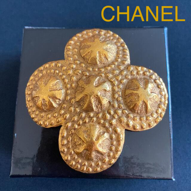 CHANEL(シャネル)のCHANEL シャネル ヴィンテージ ブローチ 2 3刻印 レディースのアクセサリー(ブローチ/コサージュ)の商品写真