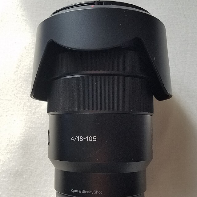 SONY(ソニー)の値下げ中！　ソニー 18105mm F4 G OSS(APS-Cサイズ用) スマホ/家電/カメラのカメラ(レンズ(ズーム))の商品写真